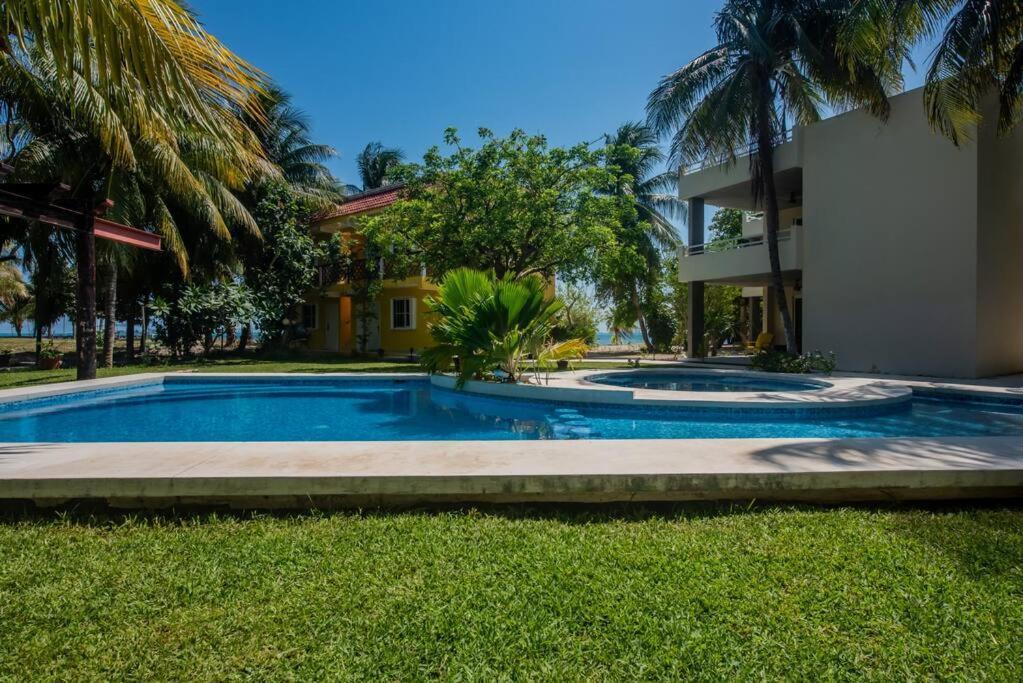 Marysol Beachfront Next To Nomads D6 Apartment *