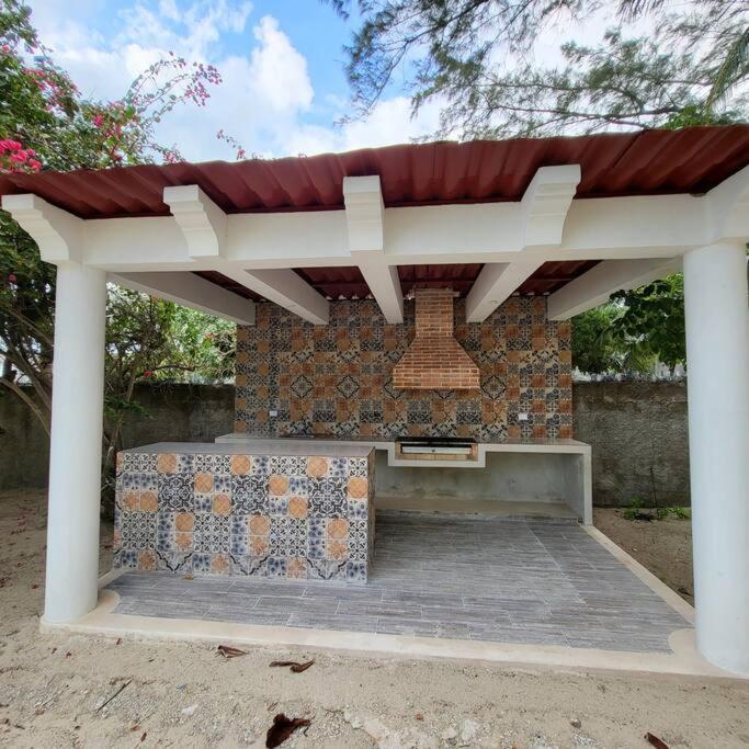 Marysol Beachfront Next To Nomads D6 *